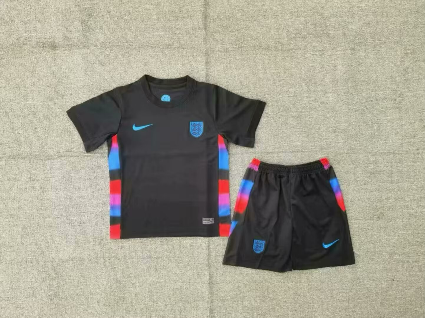 Kids kits25/26 England away - Image 1