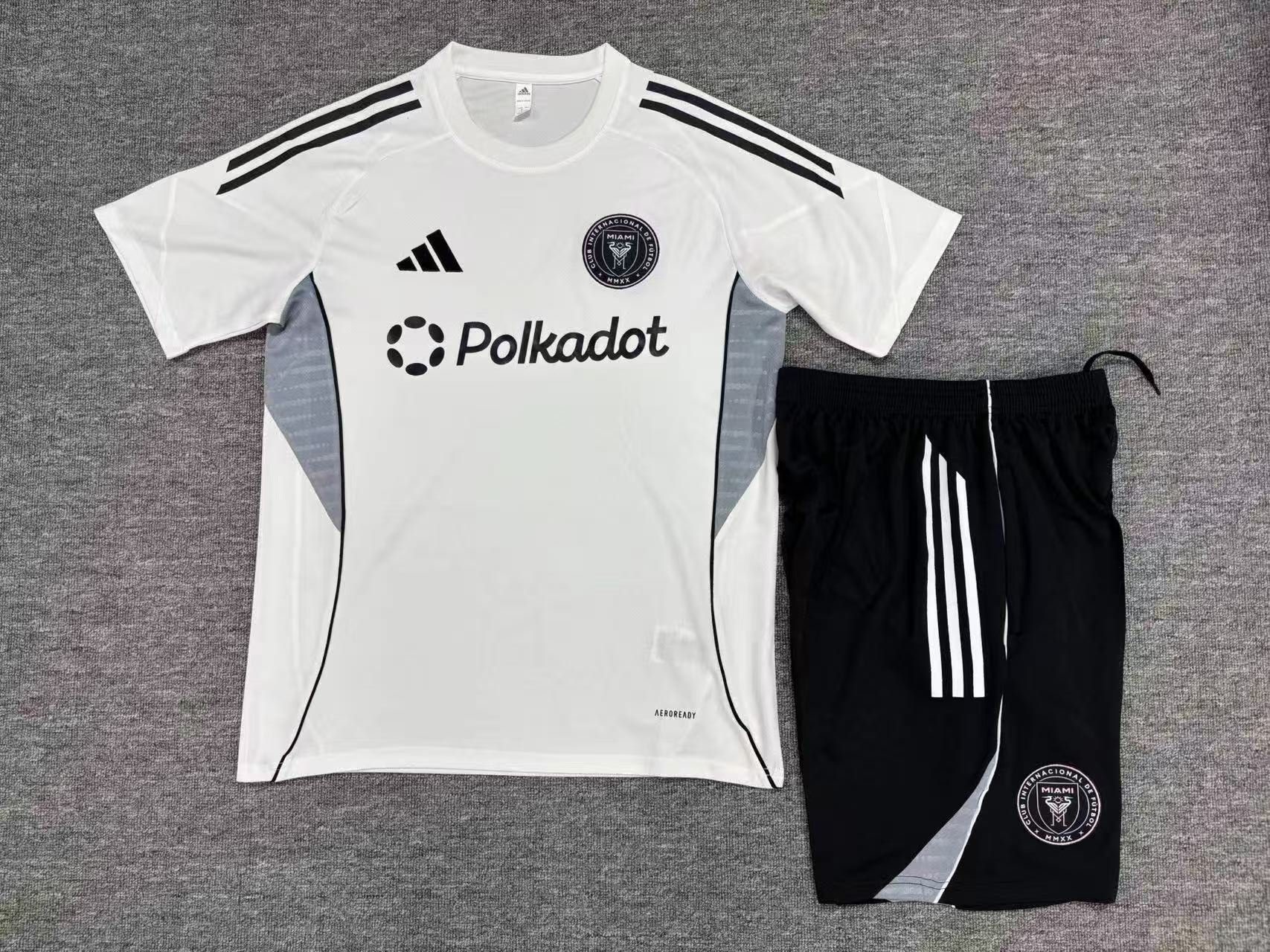 25/26 Kid Short sleeved Miami whiteTraining Kits - Image 1