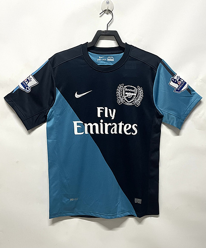 Retro 11/12 Arsenal away - Image 1