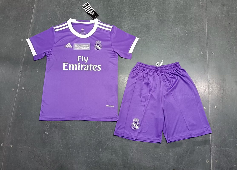 Retro kids kits 16/17 Real Madrid away - Image 1