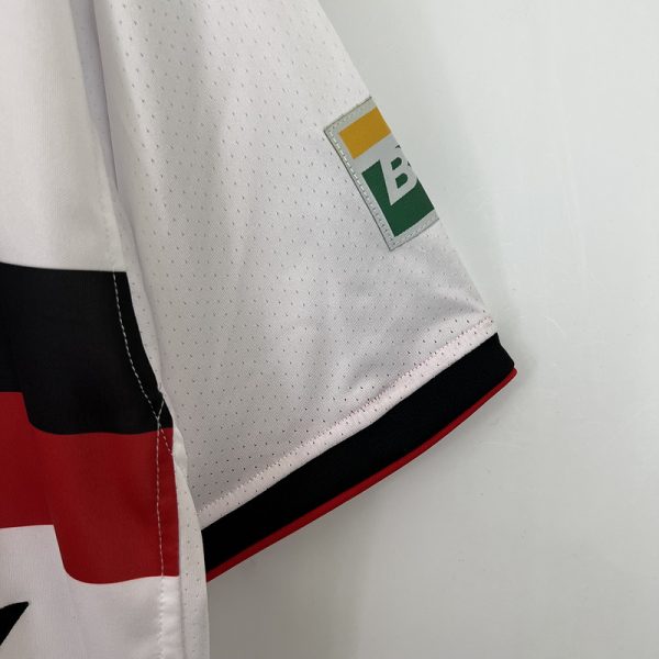 Retro 01/02 Flamengo Away - Image 4