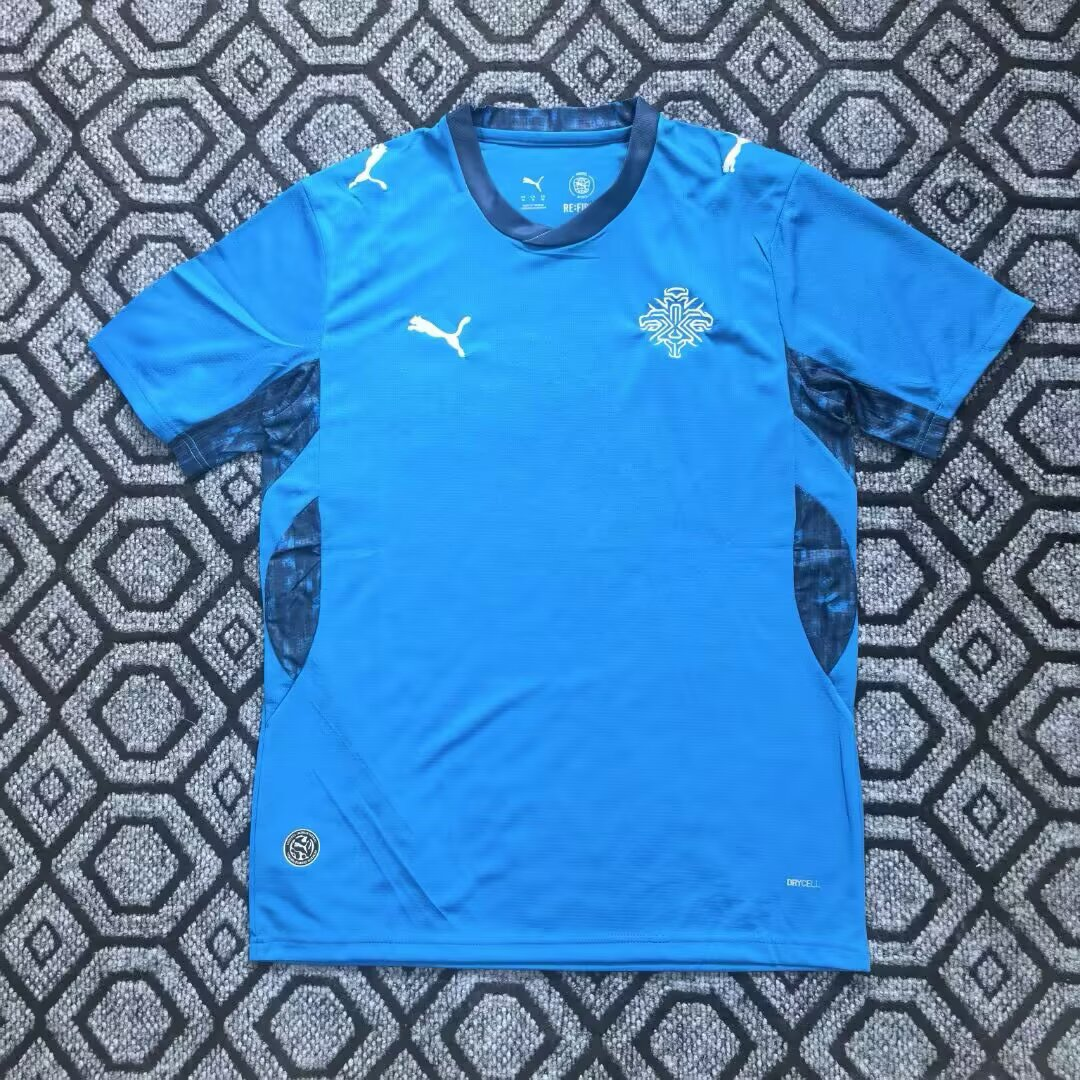 Fan version 26/27 Iceland home - Image 1