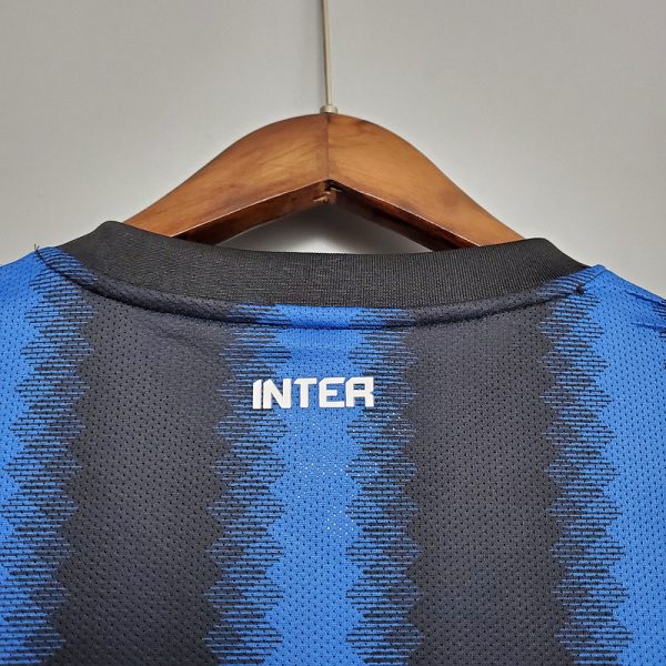 Retro 10/11 Inter Milan Home - Image 9