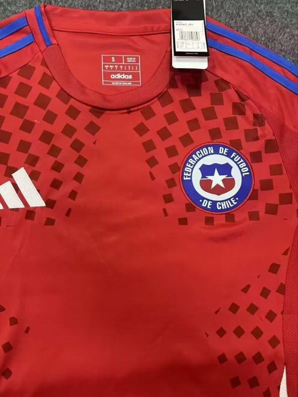 Fans 24/25 Chile College home - Image 3