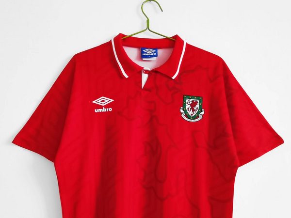 Retro 92/94 Welsh home - Image 2