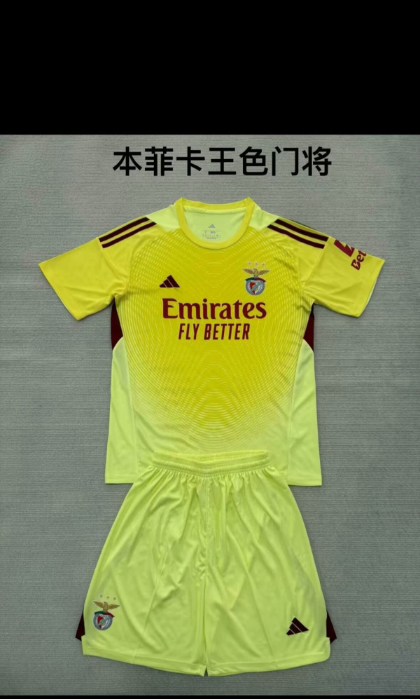 Adults kits 25/26 New (Benfica goalkeeper) - Image 1