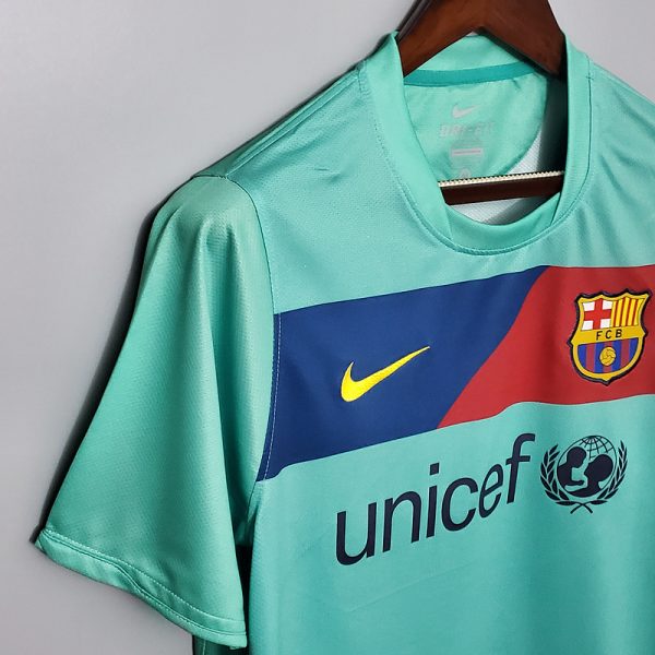 Retro 10/11 Barcelona Away - Image 4