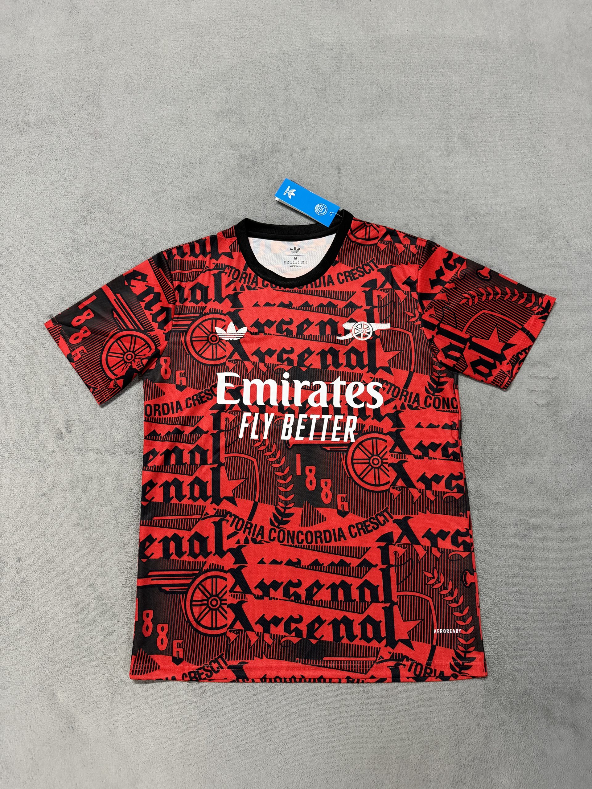 Fans Version 25/26 Arsenal Graffiti Red - Image 1