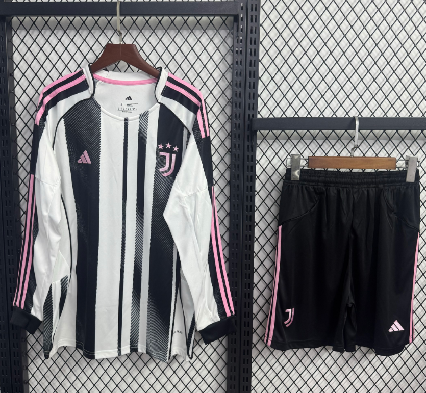Adults kits 25/26 Juventus home long-sleeved - Image 1