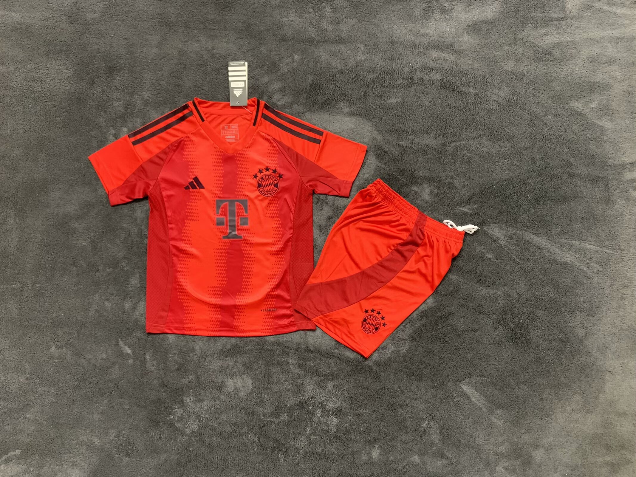 Kids kits 24/25 Bayern Munich home - Image 1