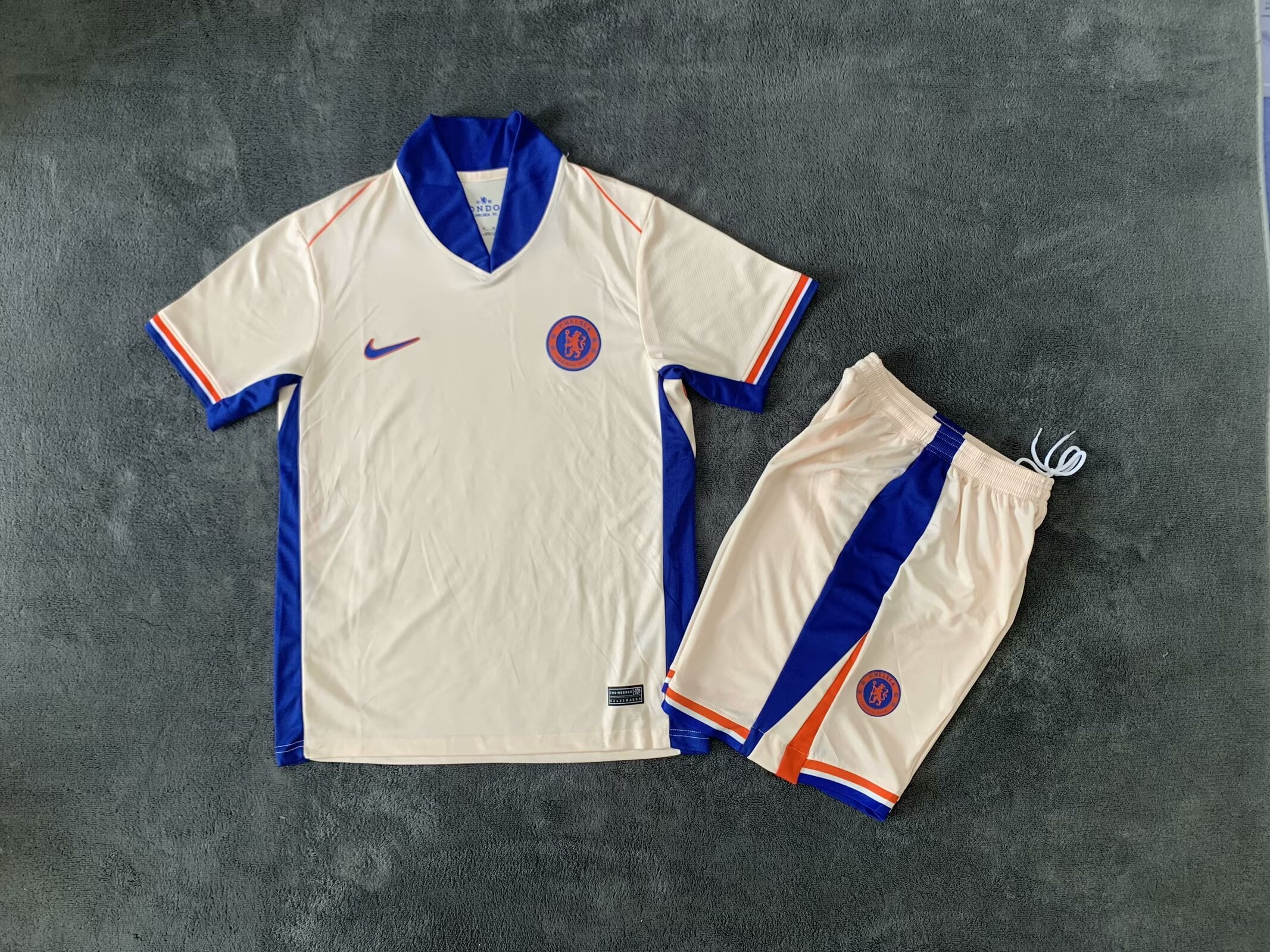 Adult Kits 24/25 Chelsea away - Image 1