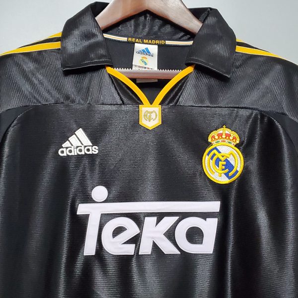 Retro 99/01 Real Madrid Away - Image 6