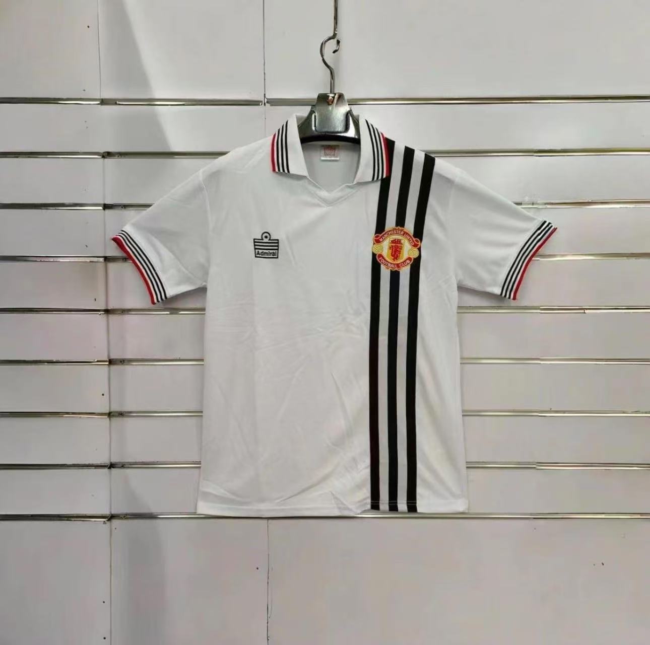 Retro 75/80 Manchester United Away - Image 1