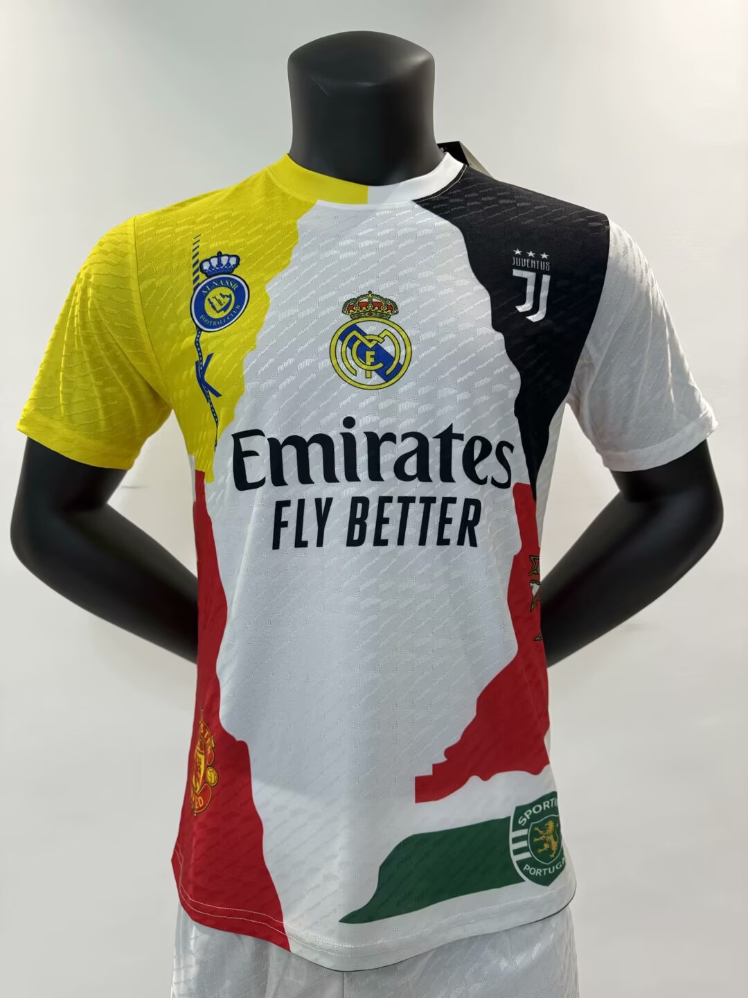 Player Version Cristiano Ronaldo Commemorative Edition - Image 1