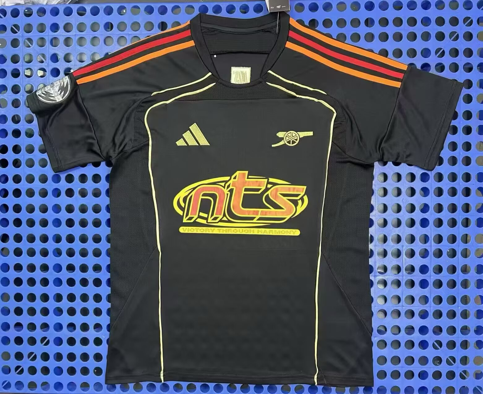 Fan version 26/27 Arsenal Black Training Uniform - Image 1