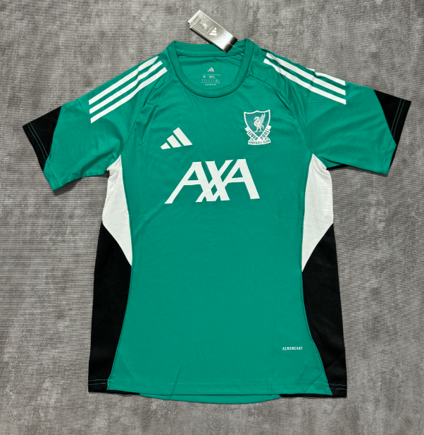 Fan version 25/26 Liverpool training suit green - Image 1