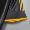 Retro 99/01 Real Madrid Away - Image 5