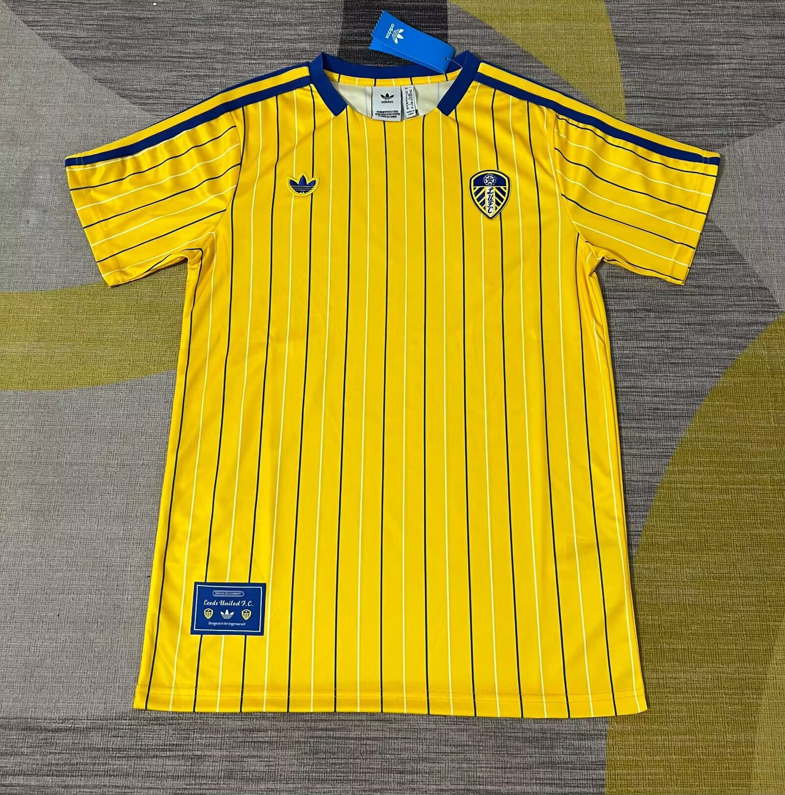 Retro 25/26 Leeds United - Image 1
