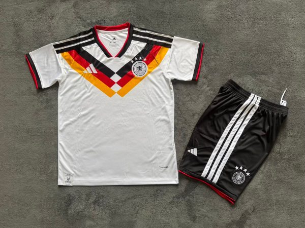 Adults kits 25/26 German home - Image 1