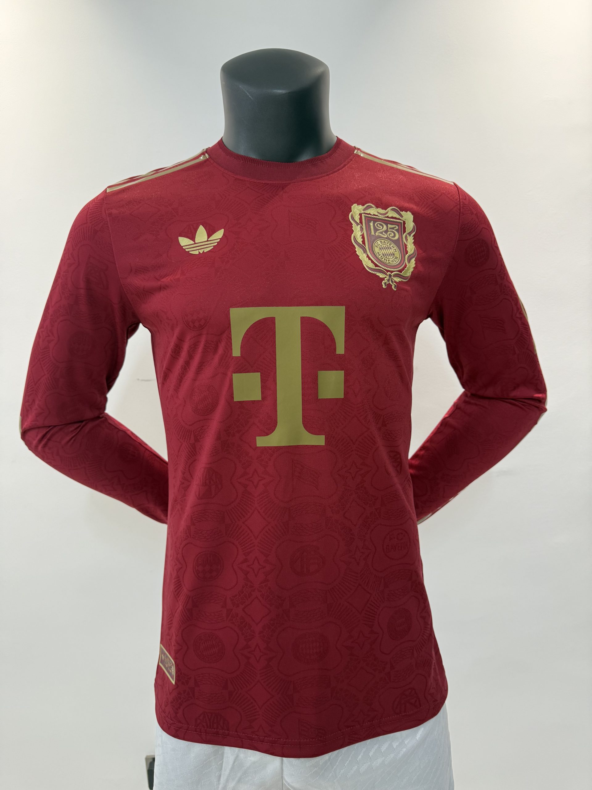 Player Version 25-26 Bayern 125th Anniversary Red Long Sleeve - Image 1
