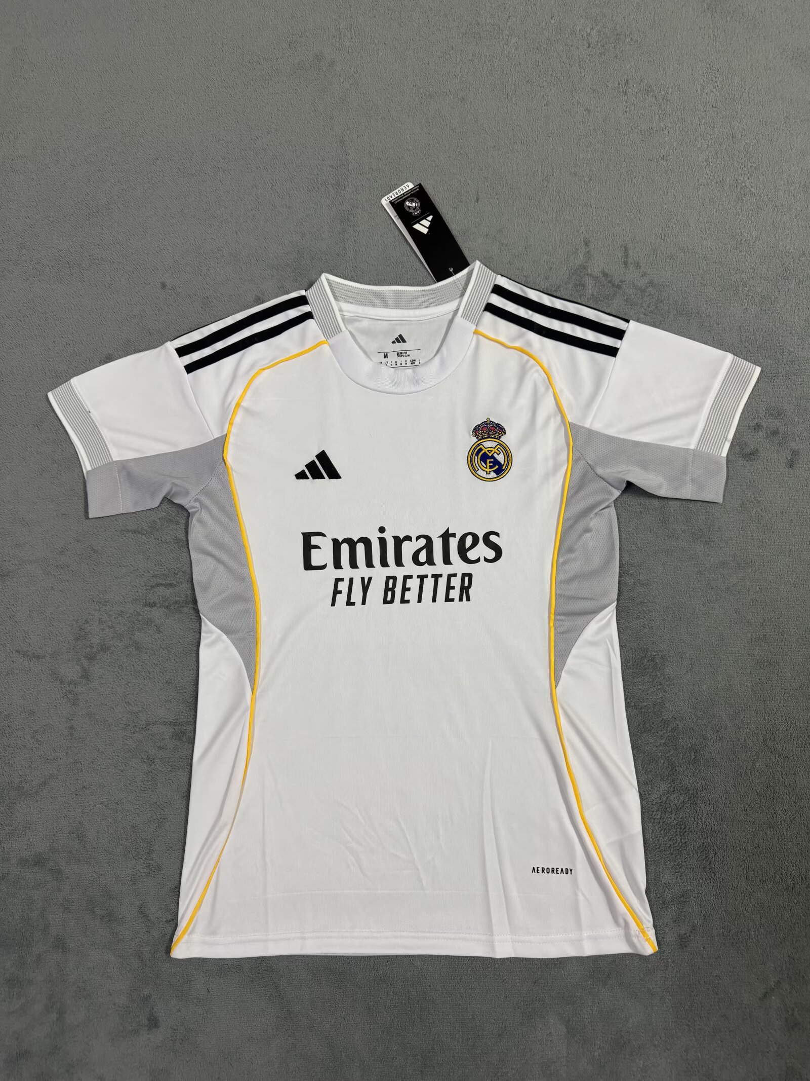 Fan Version25/26Real Madrid home woman jersey - Image 1
