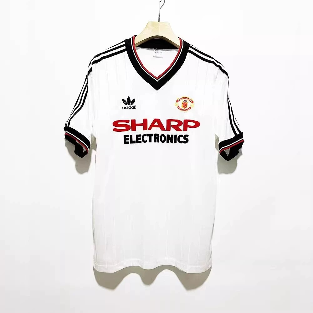 Retro 82/83 Manchester United Away - Image 1