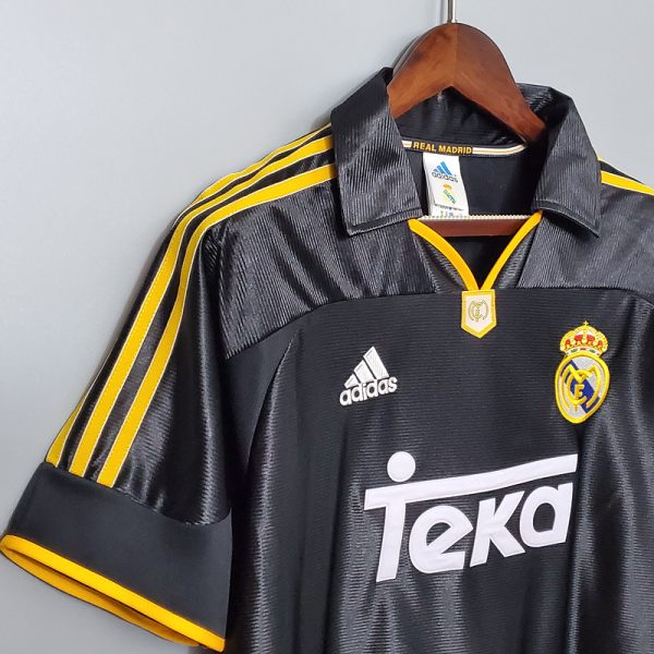 Retro 99/01 Real Madrid Away - Image 8