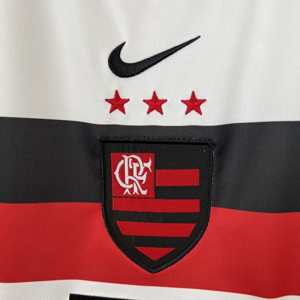 Retro 01/02 Flamengo Away - Image 8