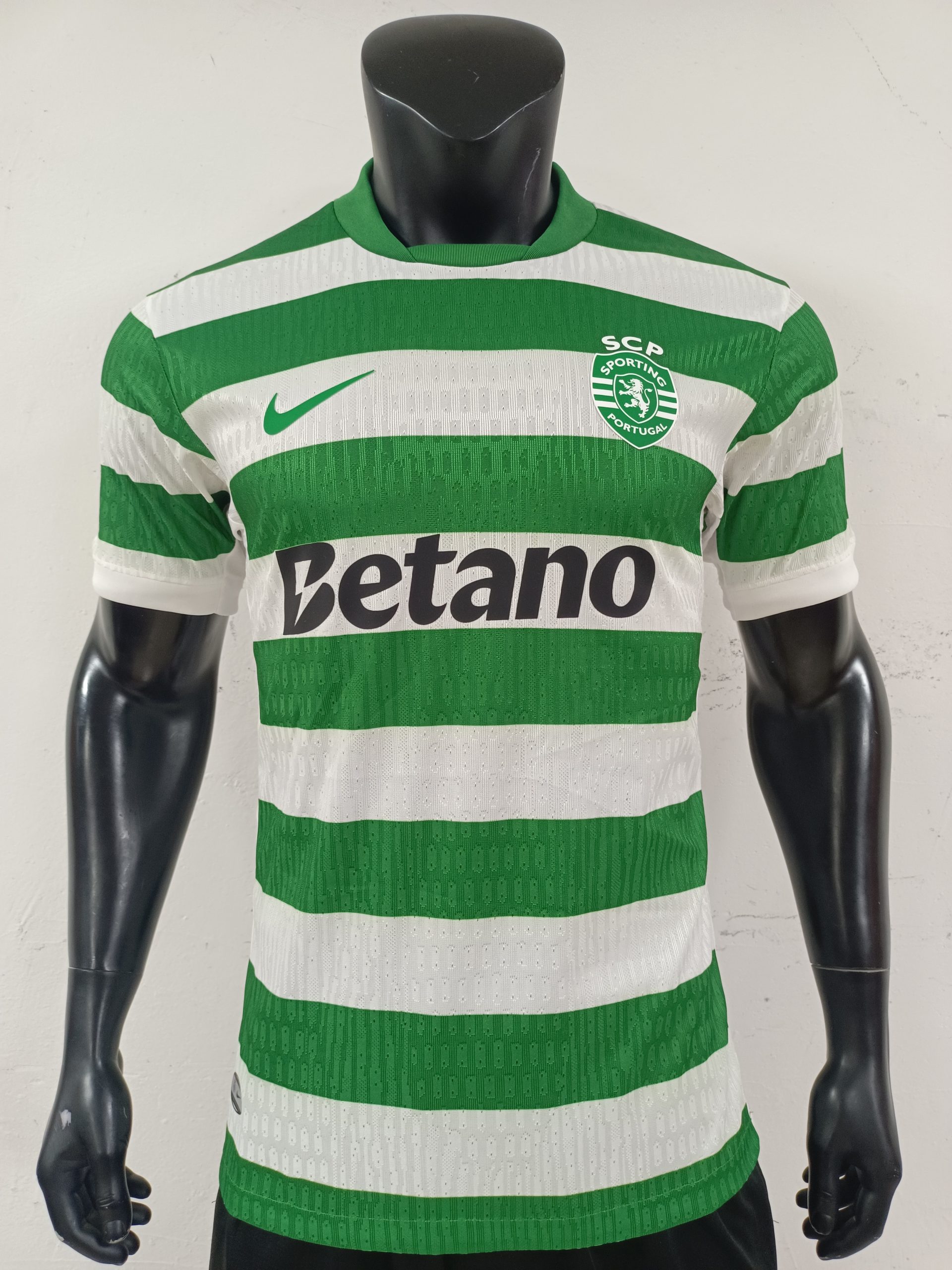 Player Version 25/26 Lisbon Home - Image 1