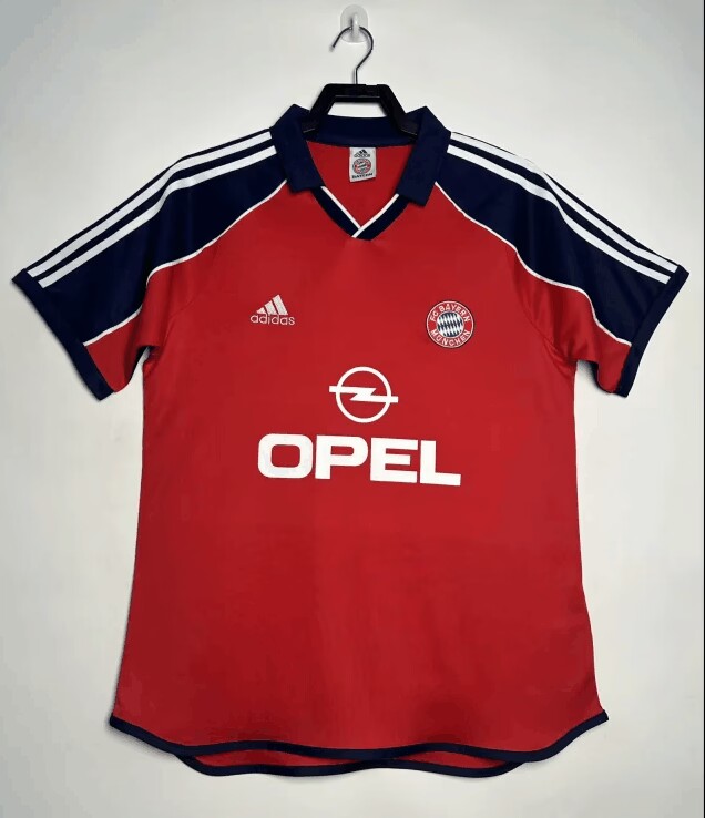 Retro 00/01 Bayern Munich Home - Image 1