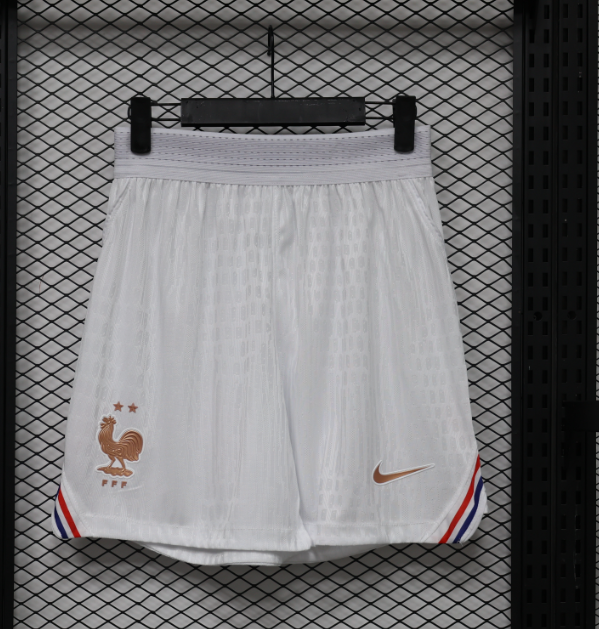 Player Version 26/27 France home shorts - Image 1