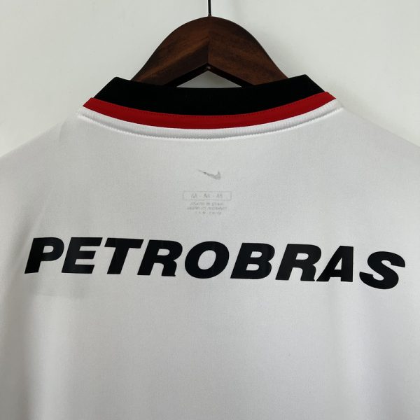Retro 01/02 Flamengo Away - Image 6
