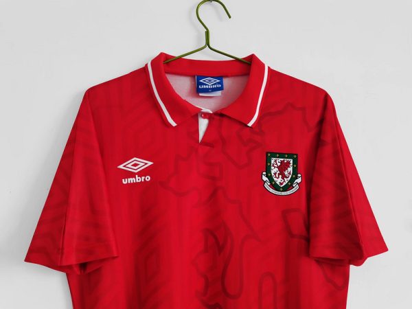 Retro 92/94 Welsh home - Image 6