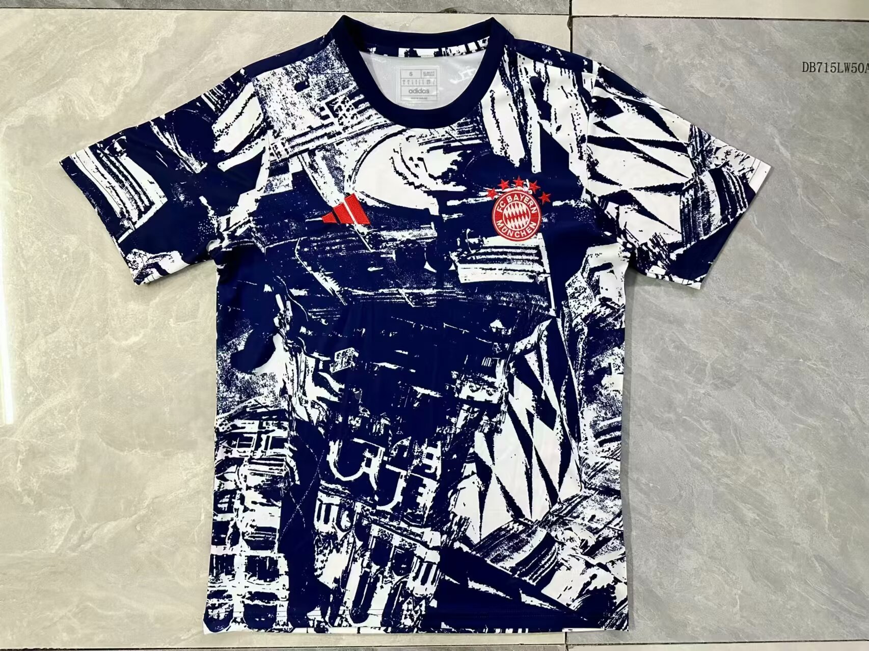 Fans Version 24/25 Bayern training wear - Image 1