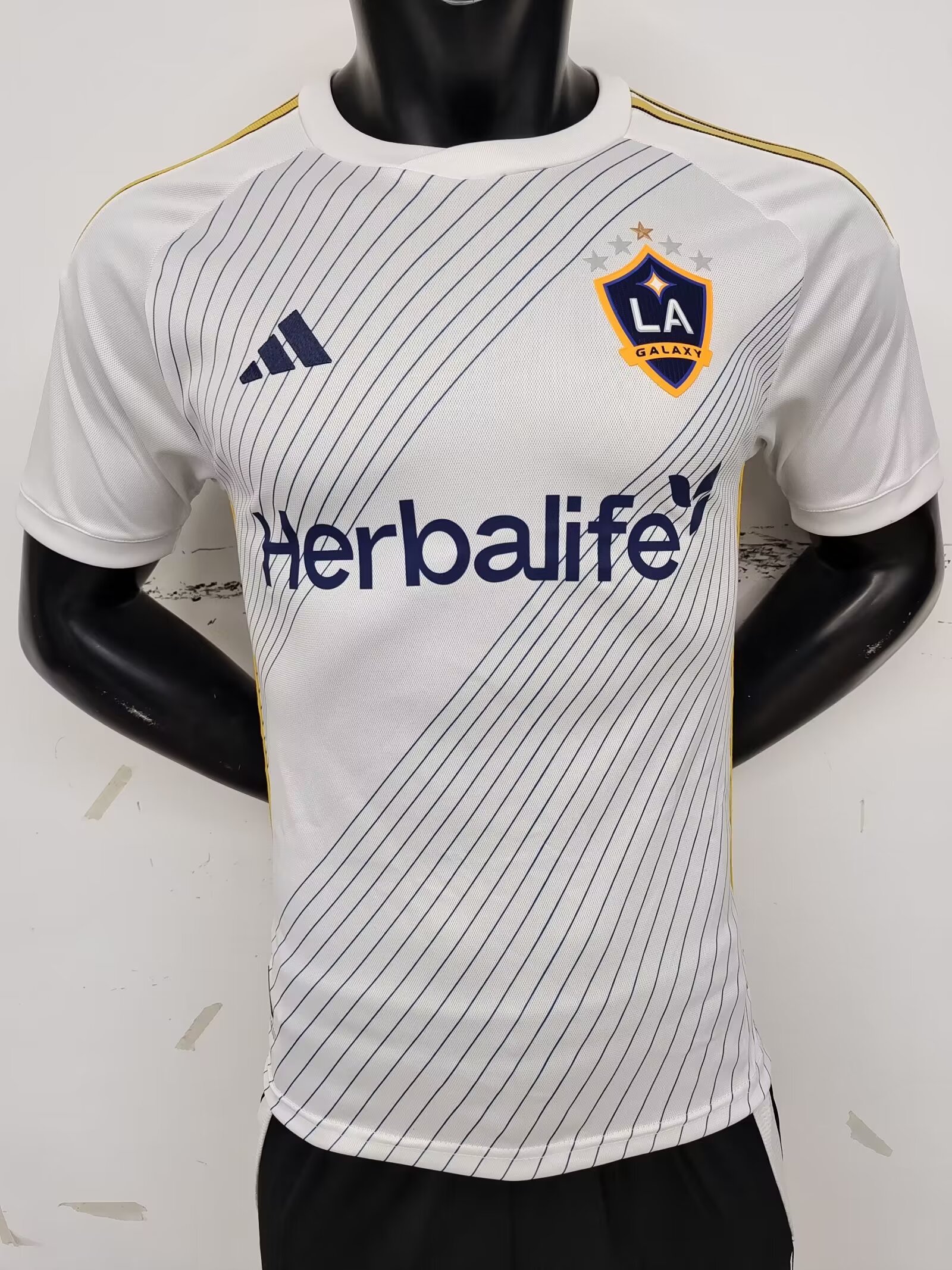 Player version 24/25 LA Galaxy home - Image 1