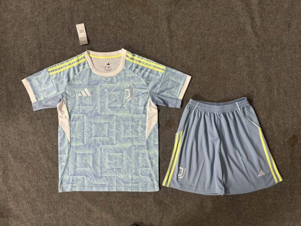 Adults kits 25/26 Juventus away - Image 1