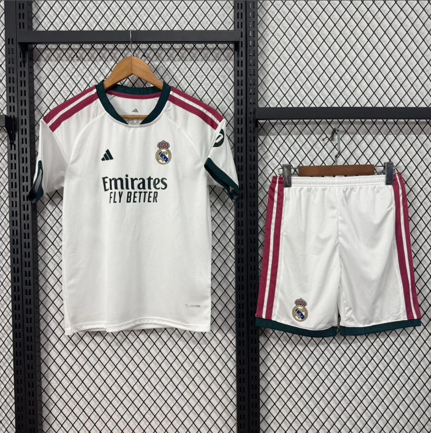 Adults kits 26/27 Real Madrid home - Image 1