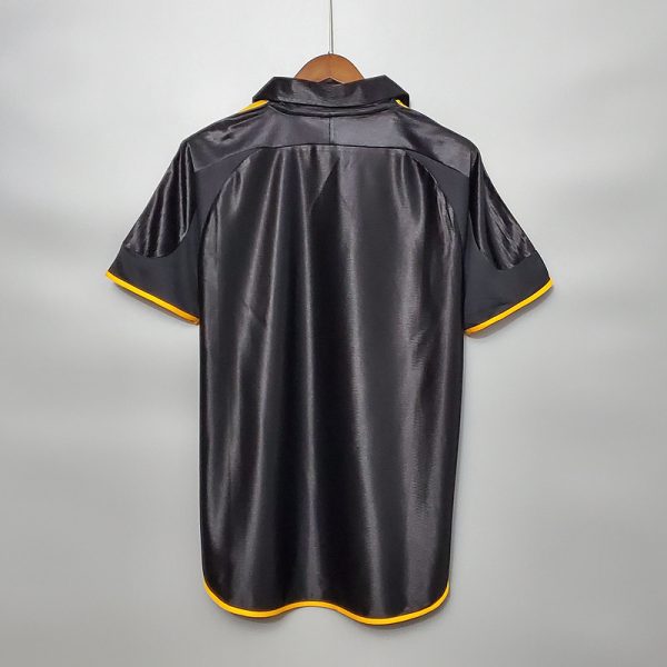 Retro 99/01 Real Madrid Away - Image 2