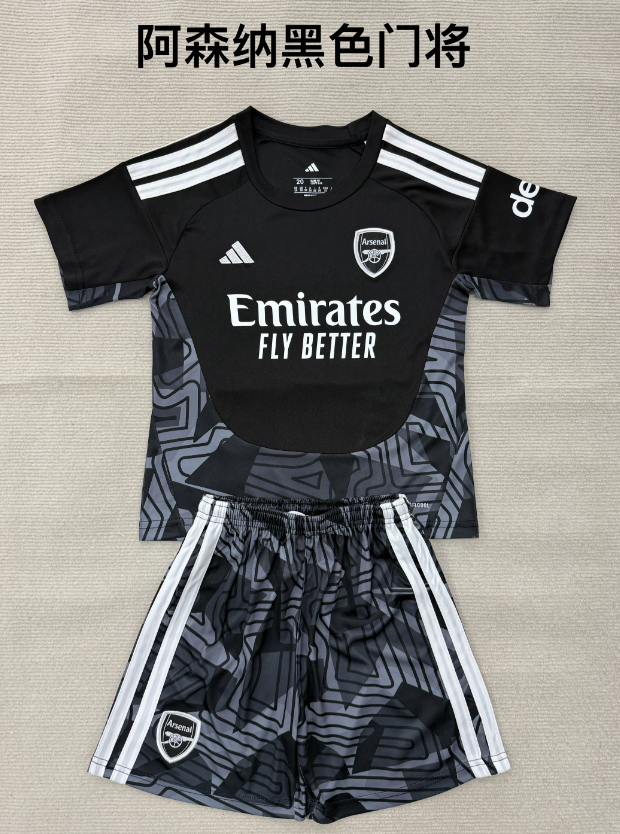 Adults kits 26/27 Arsenal Black Goalkeeper - Image 1
