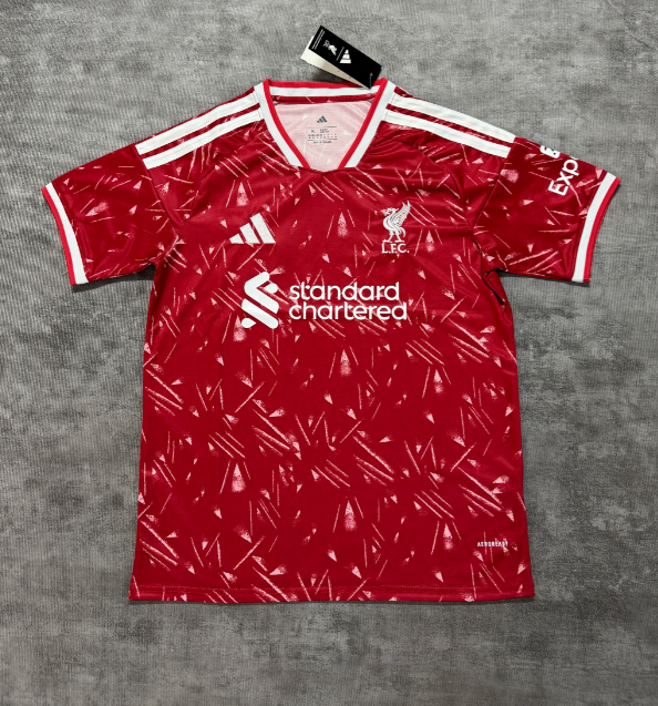 Fan version 26/27 Liverpool home - Image 1