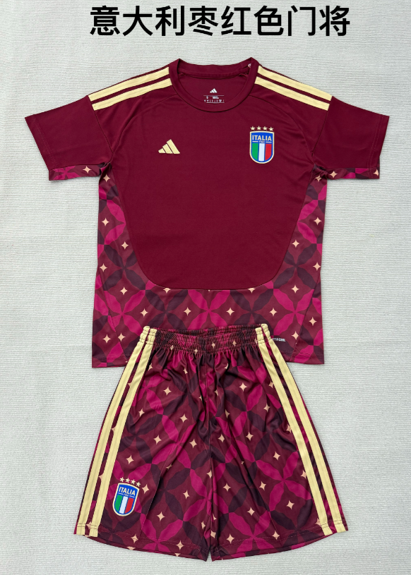 Adults kits 26/27 Italian date red goalkeeper - Image 1