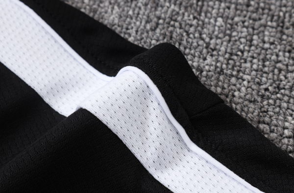 26/27 Adults Paris black Training Kits - Image 4