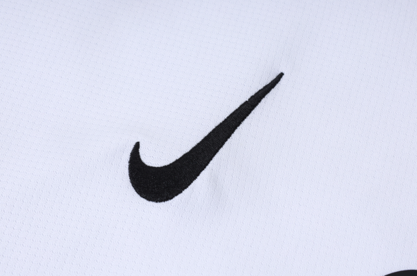 26/27 Adults Paris white Training Kits - Image 3