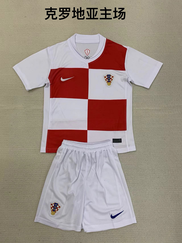 Adults kits 24/25 Croatia Home Adults kits 24/25 Croatia Home - Image 1
