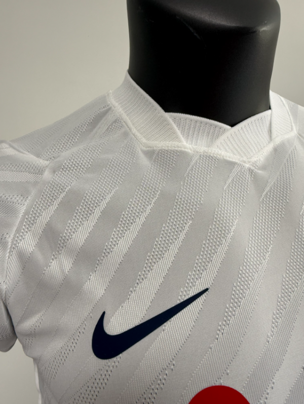 Player Version 26/27 Tottenham home long sleeve - Image 4