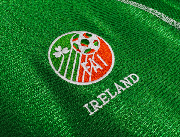 Retro 2002 Ireland home 5B long sleeve - Image 3