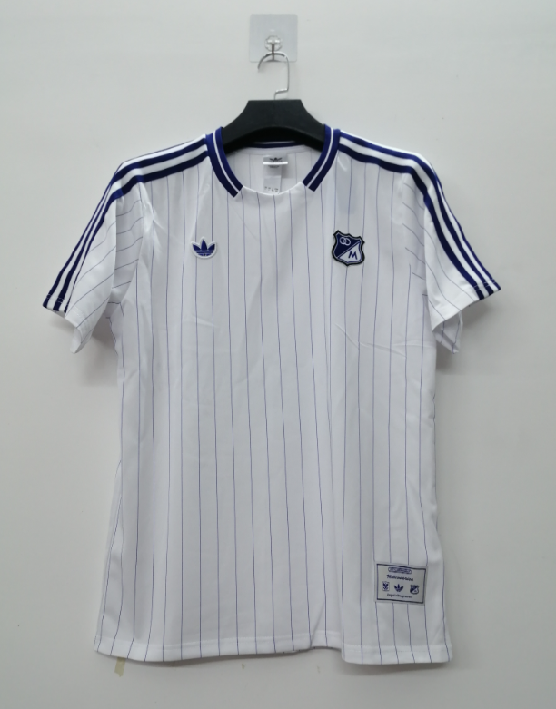 Player Version 26 Millionaire White Retro Style Casual Player Version 26 Millionaire White Retro Style Casual - Image 1